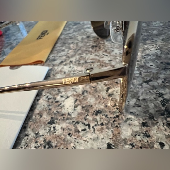 NWOT Women’s Fendi FF 0405/S Sunglasses 😎 - Picture 10 of 10